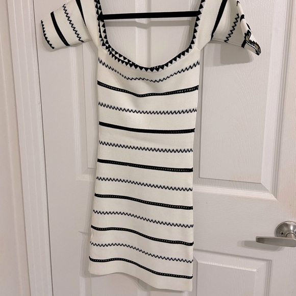 BCBG off shoulder dress black and white in Small - Picture 4 of 4